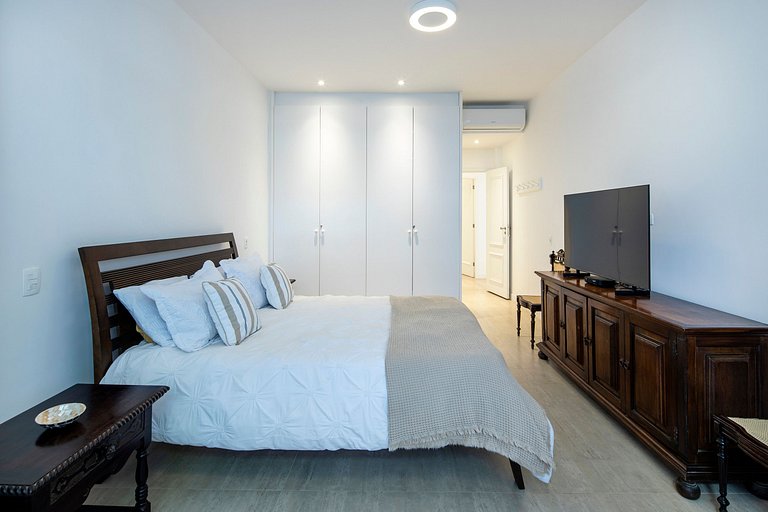 C06 Large family apt Copacabana