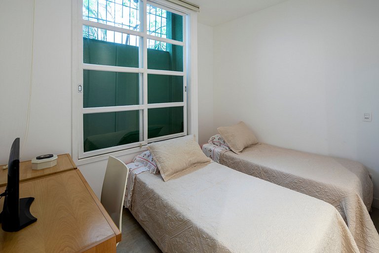 C06 Large family apt Copacabana