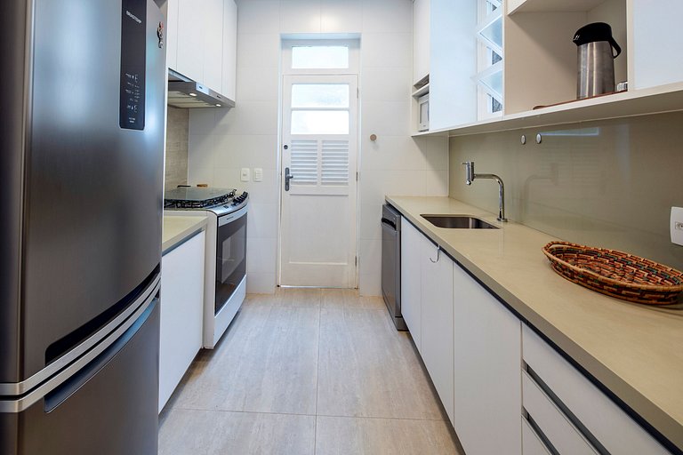 C06 Large family apt Copacabana