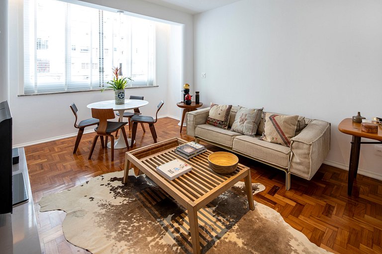 Modern 2BD 3 minutes from the Beach