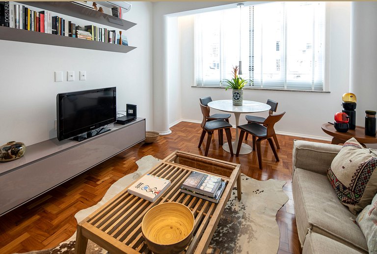 Modern 2BD 3 minutes from the Beach