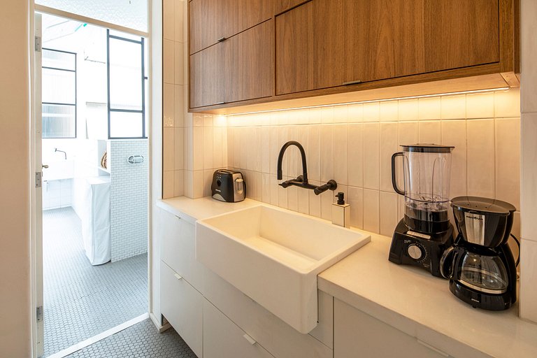 Modern 2BD 3 minutes from the Beach