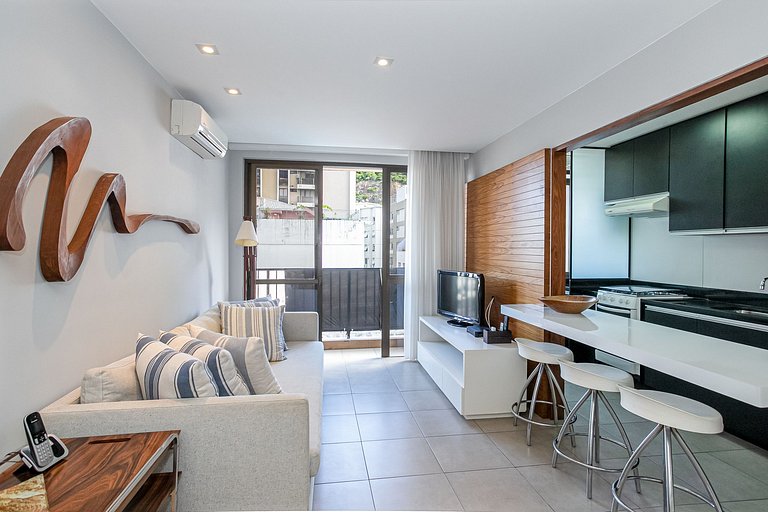 Chic 1BR Condo in Leblon w/ Pool, Gym, & Private Parking