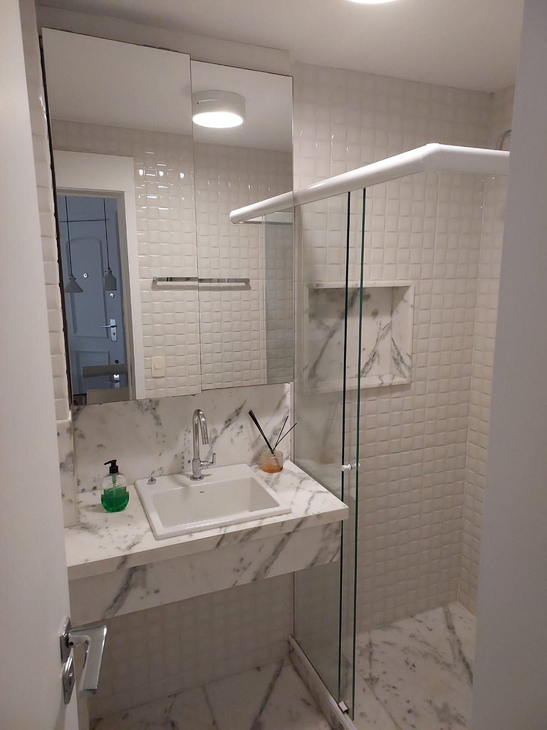 Cozy 2BD Dias Ferreira apt Leblon