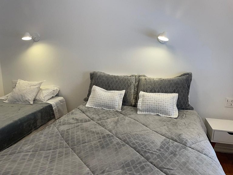 Modern 2BD 3 minutes from the Beach