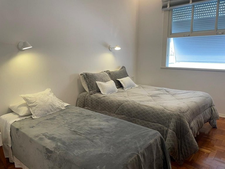 Modern 2BD 3 minutes from the Beach