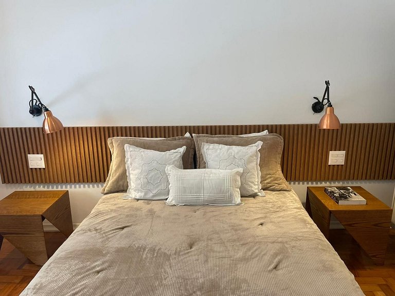 Modern 2BD 3 minutes from the Beach