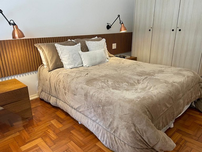 Modern 2BD 3 minutes from the Beach