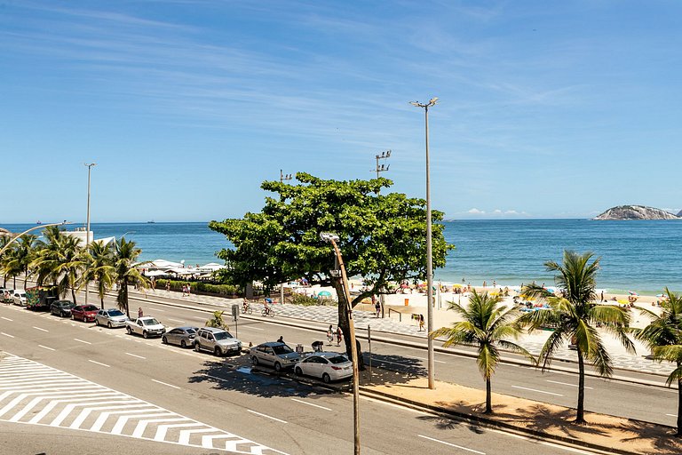 Ipanema Ocean Front Cozy and Unique