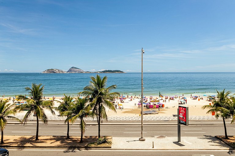 Ipanema Ocean Front Cozy and Unique