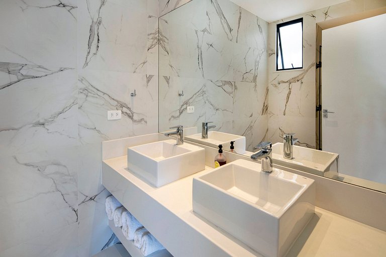 Sophisticated Duplex Penthouse – Rita Ludolf 90, Leblon