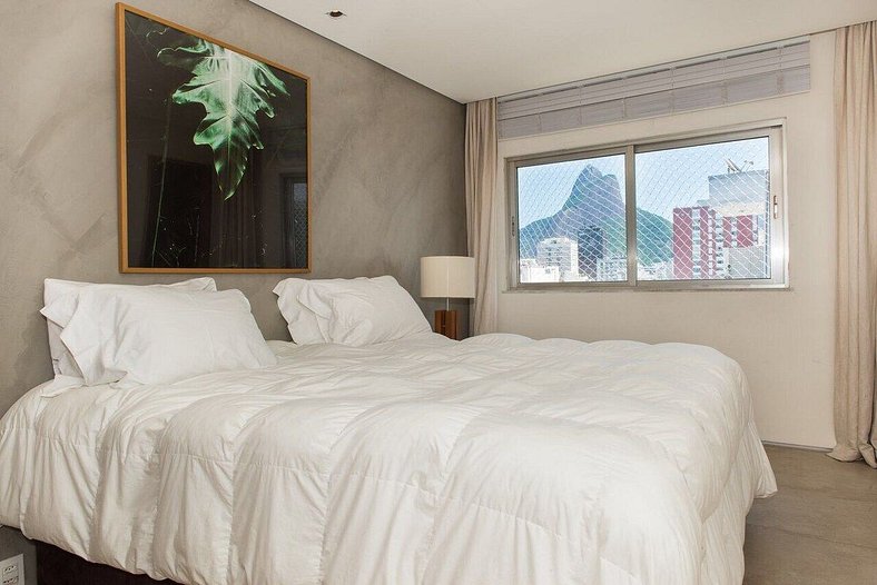 Amazing Ipanema penthouse